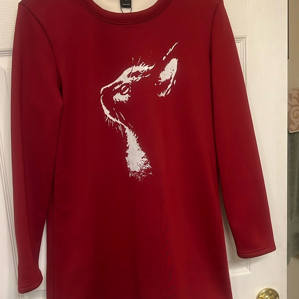 Just Fashion Now’s white kitty profile size Medium